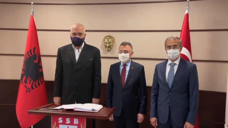 VIJON VIZITA NË ANKARA/ Rama takon zv.Presidentin turk Fuat Oktay (VIDEO)