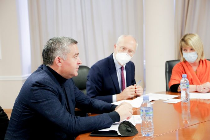 MOTI I KEQ/ Klosi: Situata e përmbytjeve në vend ka krijuar emergjencë përsa i përket mbetjeve urbane