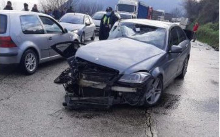 AKSIDENT I RËNDË NË ELBASAN/ Policia jep DETAJET: Katër të plagosur, mes tyre DY…
