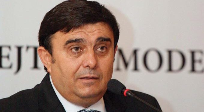 PROGRAMI I PD/ Angjeli: Lulzim Basha si plaku i vitit të ri me thes premtimesh bosh