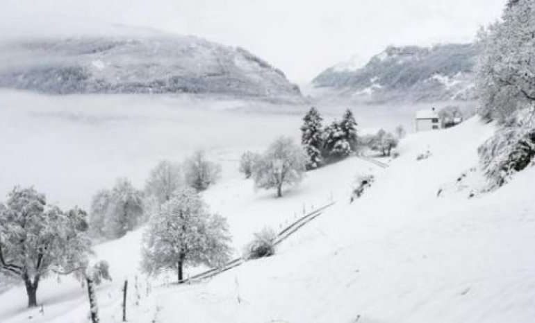 DËBORË NË TË GJITHË ZONËN MALORE…/ Mësoni parashikimin e motit për ditën e sotme