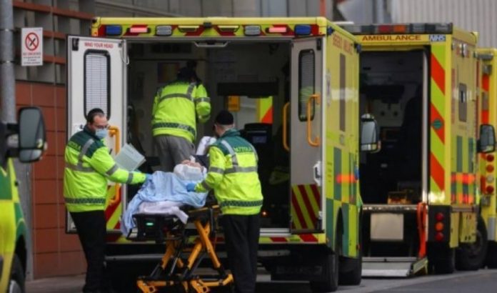 BRITANI E MADHE/ Ekspertët paralajmërojnë përkeqësim të mëtejshëm të situatës së COVID