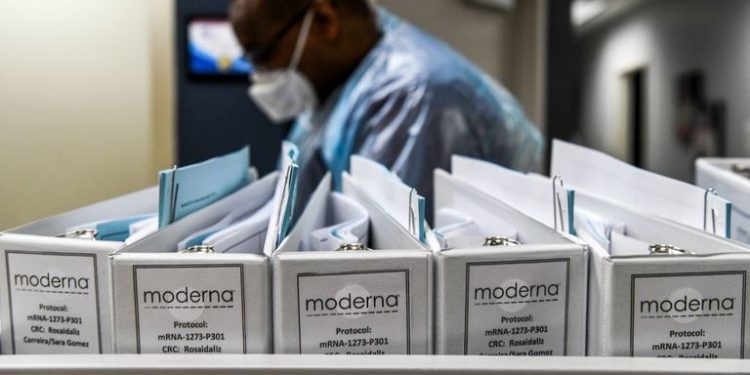 PANDEMIA/ Britania aprovon edhe vaksinën e tretë kundër COVID