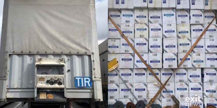 SEKUESTROHEN 54O MIJË PAKETA ME CIGARE/ Po kontrabandoheshin me një trajler me targa serbe, në kërkim babë e bir