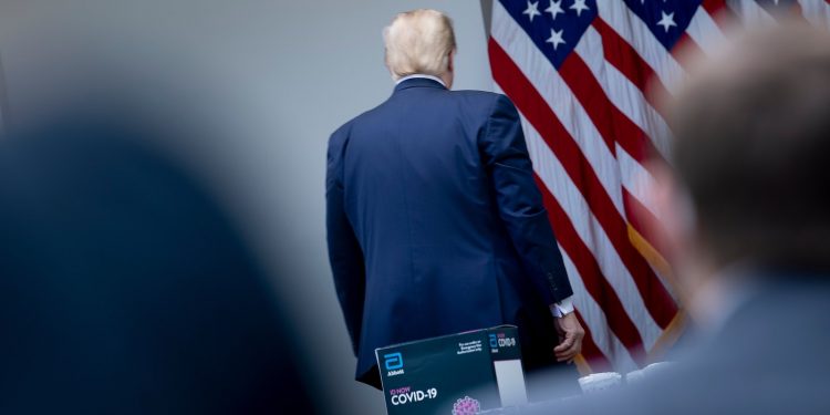 KËRKOJNË SHKARKIMIN E TIJ/ Reagon Trump: Qesharake! Po nxitet një zemëratë e madhe