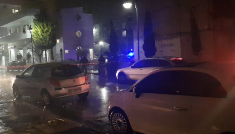 EKZEKUTIMI I TË RIUT ME DY EMRA NË DURRËS/ Policia shoqëron 10 persona (DETAJET)