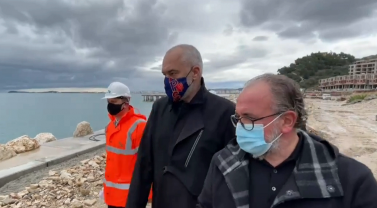 RAMA INSPEKTON PUNIMET NË LUNGOMARE 2/ Kryebashiaku i Vlorës: Plazhi si në Karaibe…