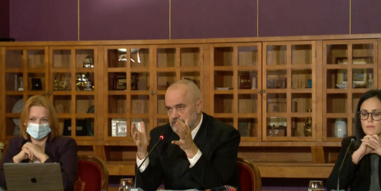 “KUSH FITON MË PAK, PAGUAN…”/ Rama: Në mandatin e tretë nuk do të ketë ulje dhe as rritje taksash për biznesin e vogël dhe të madh