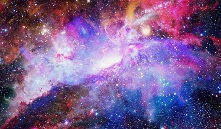 SPEKTAKËL NË QIELL/ Momenti kur “PËRPLASEN” gjashtë galaktika