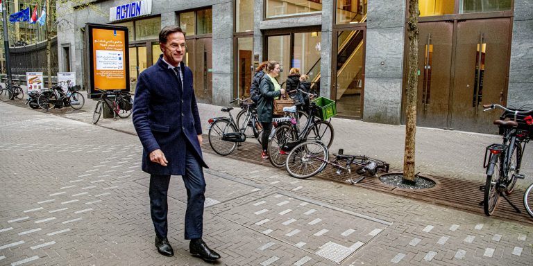 COVID-19/ Holanda hyn në bllokimin më të rreptë deri tani
