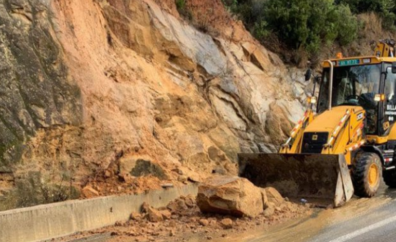 PËRMBYTJE, DËBORË E RRËSHQITJE DHERASH/ ARRSH: Zonat ku duhet të lëvizni me zinxhirë