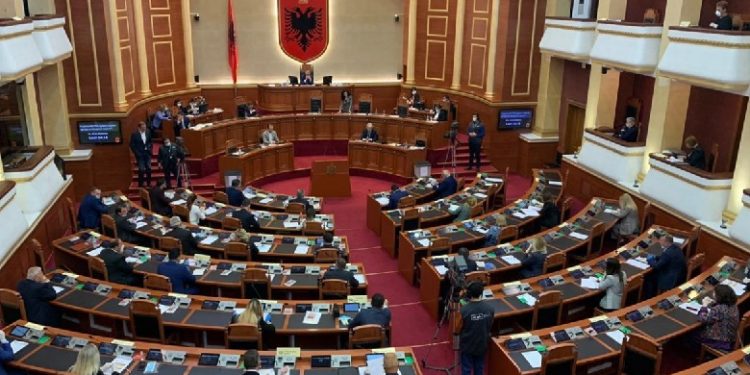 SOT RIKTHEHET KUVENDI/ Sesioni i fundit para zgjedhjeve të 25 prillit dhe çështjet e nxehta që pritet të diskutohen