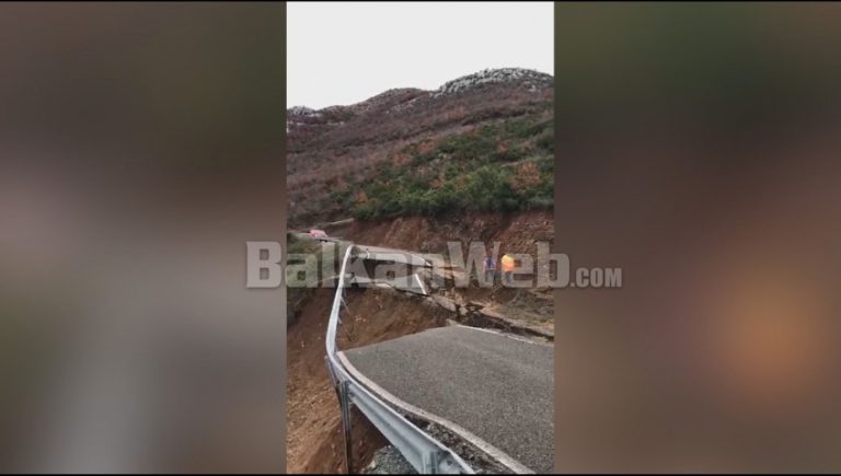PAMJET SHOKUESE/ Shihni si ka përfunduar aksi rrugor që lidh fshatin Kashnjet me Lezhën (VIDEO)