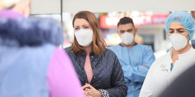 VAKSINIMI NË SHQIPËRI/ Manastirliu: Lufta nuk ka përfunduar, kemi hyrë në FAZË të re dhe mjekët…