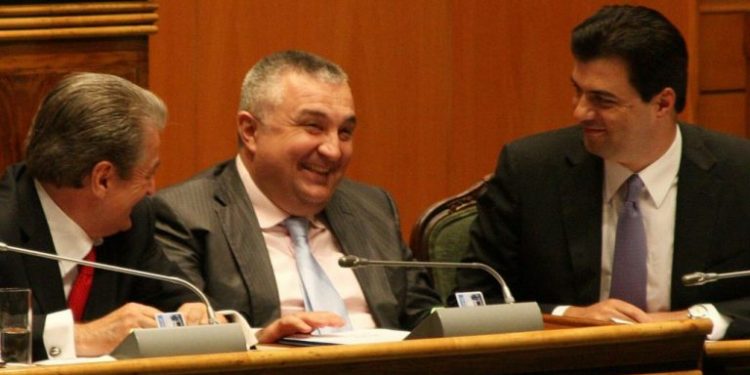 FJALIMI…/ Ilir Meta në 23 janar 2011: Në bulevard erdhën banditët me armë dhe boma, kokëpalarët goditën…