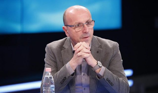 “VAKSINIMI DO SJELLË ULJE TË RASTEVE” / Mjeku Mezini: Do kemi një verë më të qetë. Vaksina e Oxfordit…
