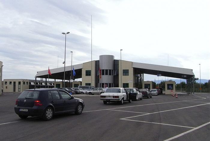 MASAT ANTI-COVID/ Vijojnë hyrje-daljet në Qafë Thanë e Kapshticë, ja shifrat e fundit