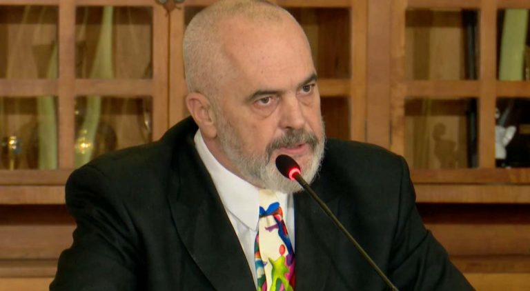 “UNË JU THEM JA UJKU, JU MË TREGONI…”/ Rama i përgjigjet opozitës për shpopullimin: E bëtë Shqipërinë të pajetueshme