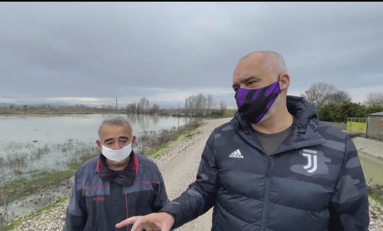 “KËTU ISHIN TË GJITHA PISHINA…”/ Rama në Çerven të Fierit: Para disa vitesh këtu përmbytej gjithçka, falë investimeve s’ka dëmë