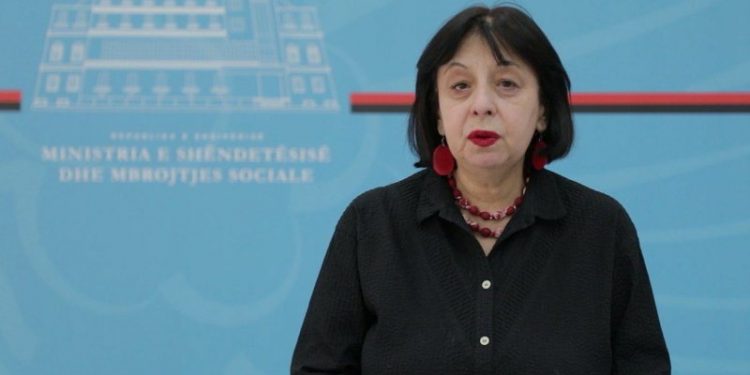 DITA E DYTË E VAKSINIMIT/ Bino: 60 mjekë e kanë marrë vaksinën, asnjë shqetësim tek presonat…