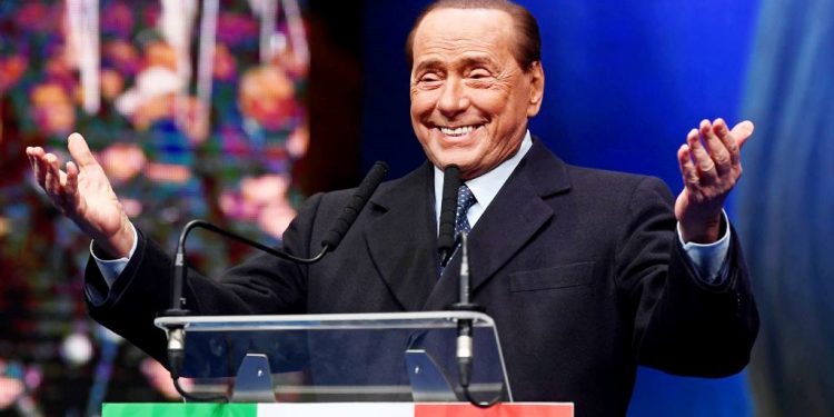 PËRKEQËSOHET GJENDJA/ Pak pasi kaloi COVID, Berlusconi shtrohet me urgjencë në spital