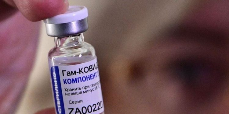 COVID/ Rusia “kokë më kokë” me Perëndimin, pas ‘Sputnik V’ nxjerr vaksinën e dytë