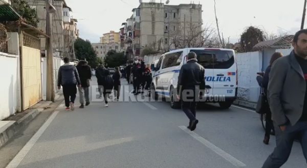 TERRORIZOI LAGJEN DUKE QËLLUAR ME ARMË ZJARRI/ Ja kush është 45-vjeçari i arrestuar në Elbasan