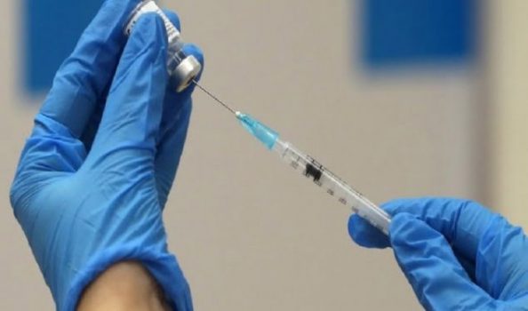 DEKLARATA SHOKUESE: Vaksina e koronavirusit mund t’i kthejë njerëzit në homoseksualë