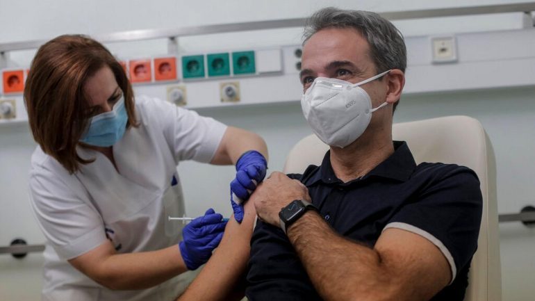 KORONAVIRUSI/ Mitsotakis propozim BE-së: Të krijohet certifikata standarde, të vaksinuarit ndaj COVID-19 të lëvizin lirshëm