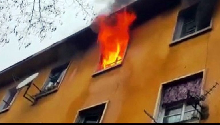 E RËNDË/ Bie zjarr në banesën e një 60 vjeçari në Lushnje, nuk ka të lënduar. Dyshohet se…
