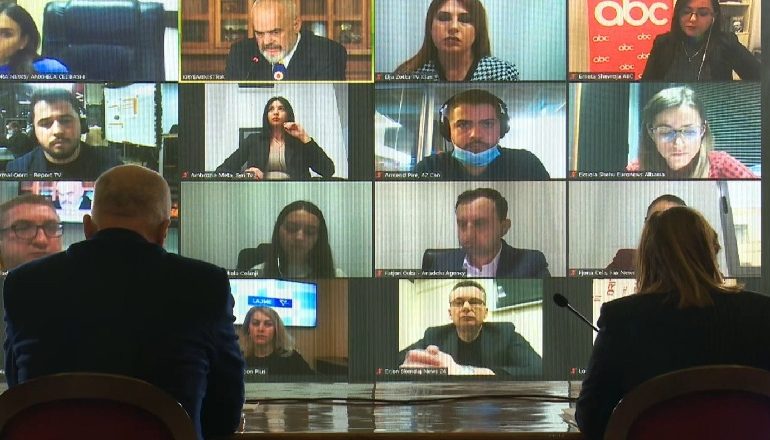 KA MJEKIME NË SHTËPI QË BËHEN VETËM NË SPITAL/ Rama-Manastirliu: Është një problem që ekziston