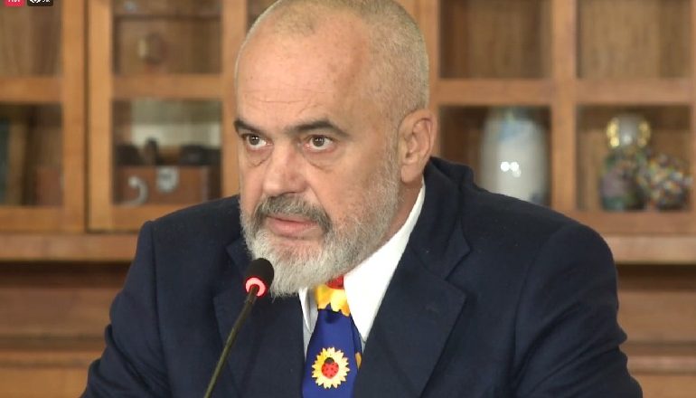FOTOT E POLITIKANËVE GRUMBULL PËR FUSHATË/ Rama: Sjellje e papërgjegjshme dhe e pajustifikueshme jo vetëm e opozitës, por edhe për PS-në