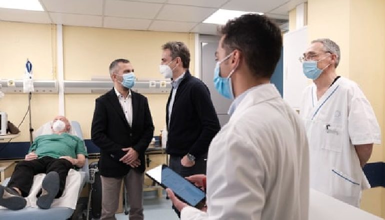 PANDEMIA/ Kritika të shumta për kryeministrin grek, shkel kufizimet masat kufizuese antiCOVID