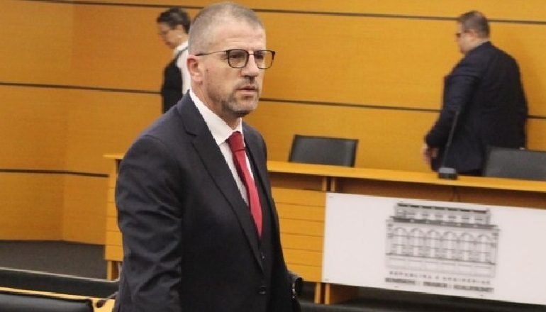 NUK DEKLAROI REFUZIMIN E VIZËS NGA SHBA/ KPA lë në fuqi shkarkimin e ish-Prokurorit të Krimeve të Rënda, Eugen Beçi
