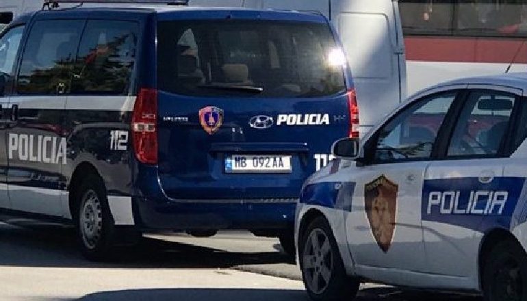I MORËN 1.6 MILIONË LEKË NJË QYTETARI/ Arrestohet 36-veçarja që prezantohej si administratore një banke. Shpallet në kërkim një tjetër (DETAJET)