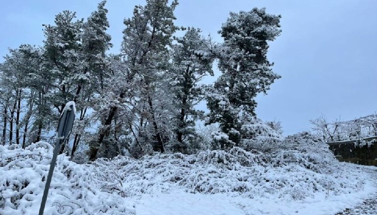 MOTI I FTOHTË/ Shqipëria “zgjohet e ngrirë”, temperatura deri në -15 gradë Celsius