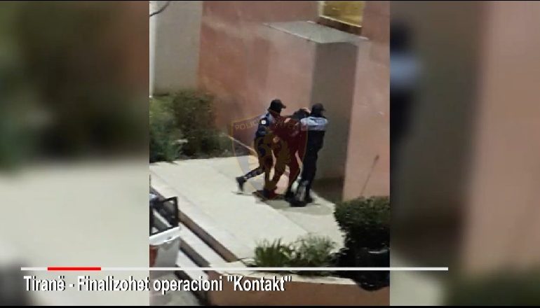 TENTOI TË VRASË NJË PERSON NË 2019/ Zbardhet emri i 32-vjeçarit të arrestuar për tentativë vrasje dhe efektivit të policisë që u gjet në shtëpinë e tij