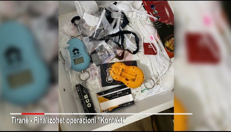 I KËRKUAR PËR TENTATIVË VRASJE/ 32 vjeçari arrestohet bashkë me policin në banesë në Tiranë