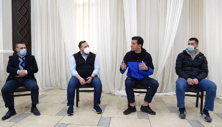RROGOZHINË/ Veliaj: Të fundit që kanë mbetur në LSI të bashkohen me PS! Luli bën sikur…