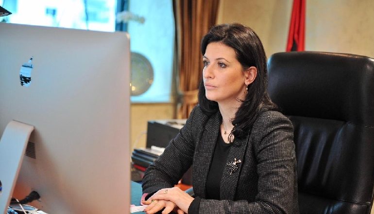 PREZANTON PROJEKTLIGJIN PËR OJF-TË/ Gjonaj: Regjistrimi elektronik në Gjykatën e Tiranës lehtëson procedurat dhe ofron…