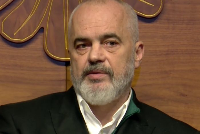 “KA MARRË UJË FIZIOLOGJIK”/ Batuta e Ramës: Në fund ose do besoni që kam përbërje prej kreshniku, ose vaksina ka…