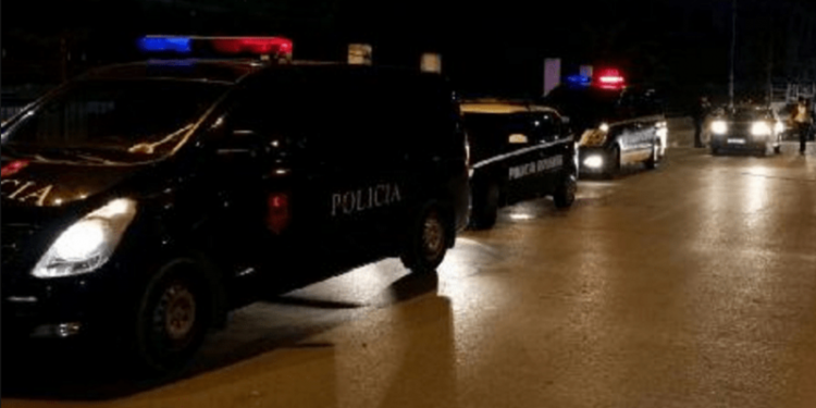 E RËNDË/ Grabitësit sulmojnë banesën në Kavajë, plagoset 13 vjeçari dhe…