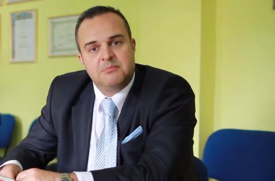 PËRGJIMET DHE ARRESTIMI/ Vazhdon debati për Kardiokirurgun: Sa duhet të paguhet?!