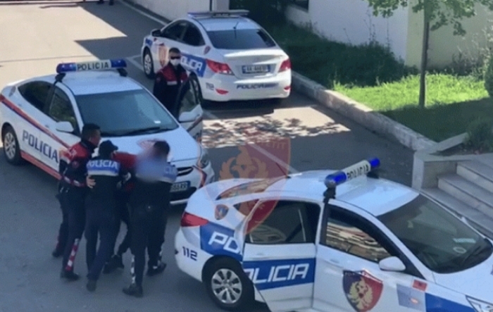 AKSIDENTOI KËMBËSORIN TEK ISH-DOGANA/ Arrestohet shoferi 28-vjeçar