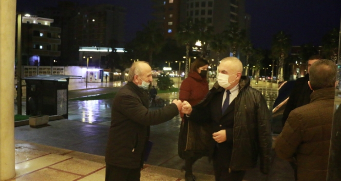 ORANIZOI CEREMONI PËR METËN DUKE THYER MASAT/ Gjobitet me 50 milionë lekë kryetari i shoqatës “Durrësi Autokton”