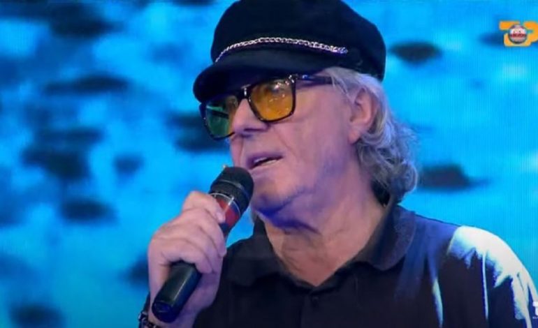 NUK PËRMBAHET/ “Shpërthen” Aleksander Gjoka: ke për t’u zgjuar ndonjëherë o popull k****