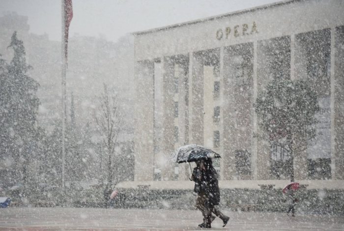 RESHJE DËBORE NË TIRANË? Ja çfarë thotë PARASHIKIMI i fundit i motit