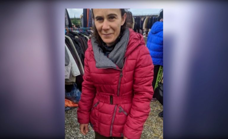 BURRI E LË TEK DERA E BABAIT/ 30-vjecarja nga Lushnja pas divorcit largohet pa lënë asnjë gjurmë