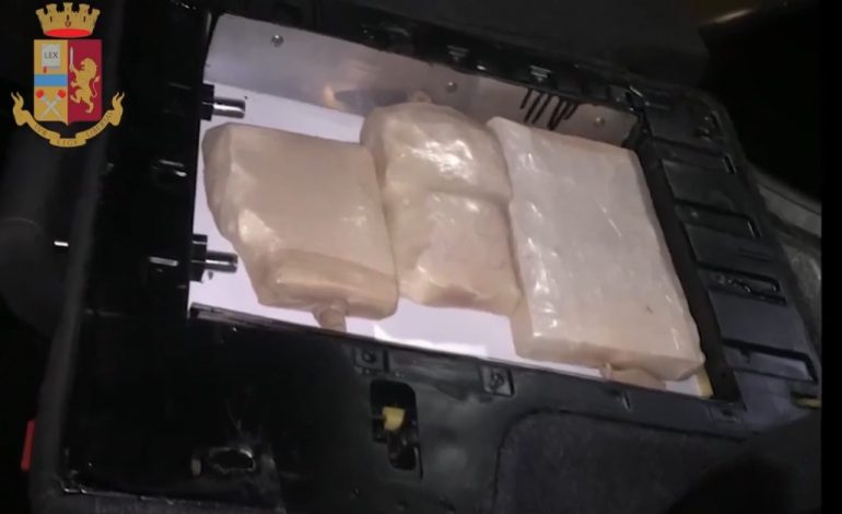 TRAFIKONIN KOKAINË/ Kush është shqiptari i arrestuar, pjesë grupit me e 34 persona në Itali (EMRI)