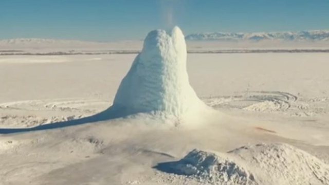 SHFAQET VULLKANI I AKULLT/ Fenomeni i pazakontë natyror që po habit botën (VIDEO)